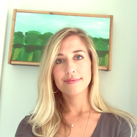 Meet your Posher, Caitlin - Picture 1 of 1